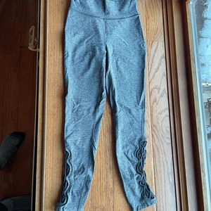 Lululemon size 6 leggings